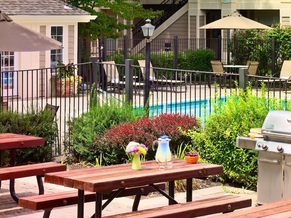 Sonesta Simply Suites Memphis East Poplar Pike מראה חיצוני תמונה
