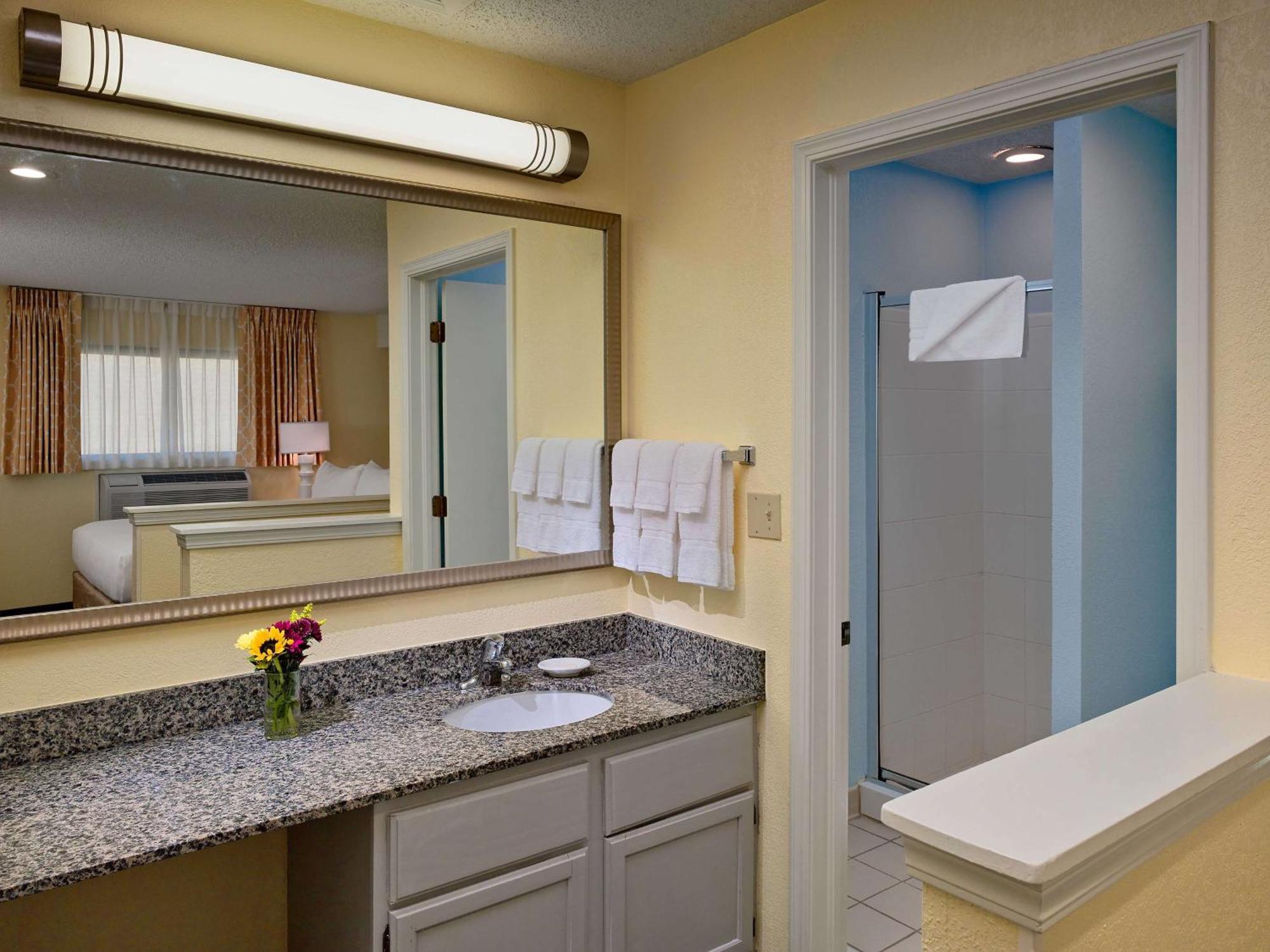 Sonesta Simply Suites Memphis East Poplar Pike מראה חיצוני תמונה