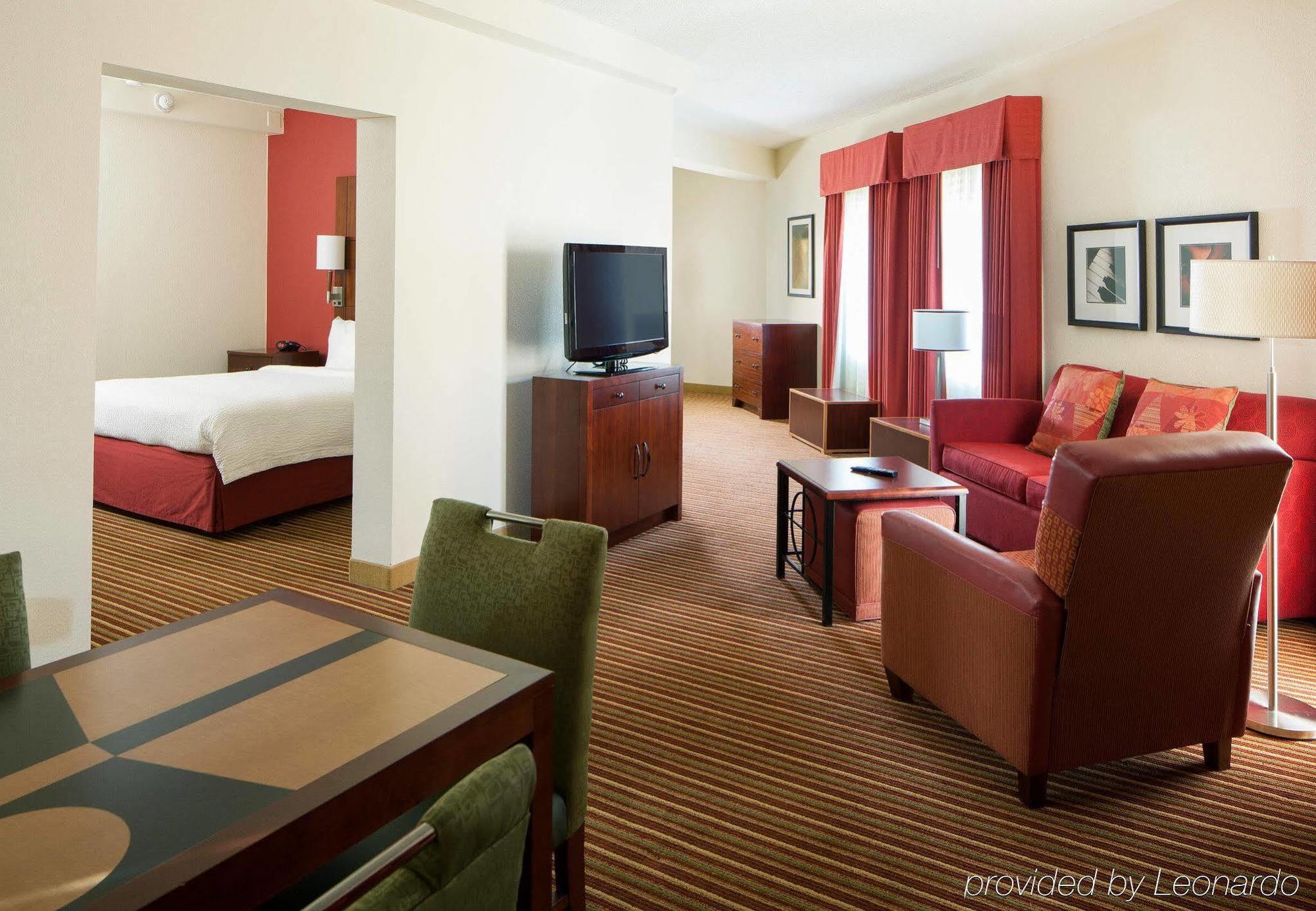 Sonesta Simply Suites Memphis East Poplar Pike מראה חיצוני תמונה