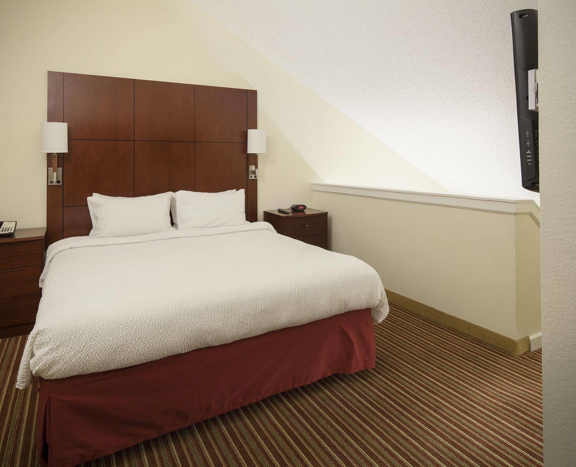 Sonesta Simply Suites Memphis East Poplar Pike מראה חיצוני תמונה