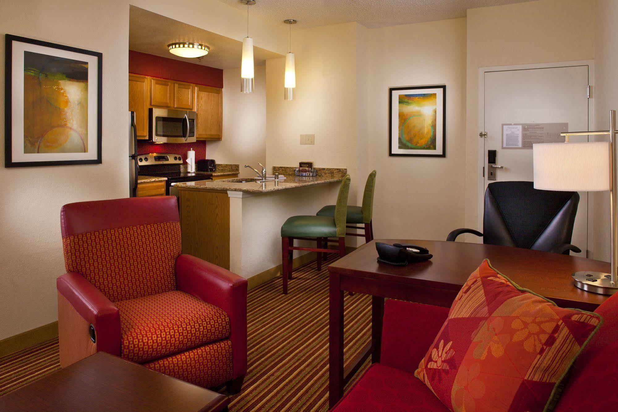 Sonesta Simply Suites Memphis East Poplar Pike מראה חיצוני תמונה