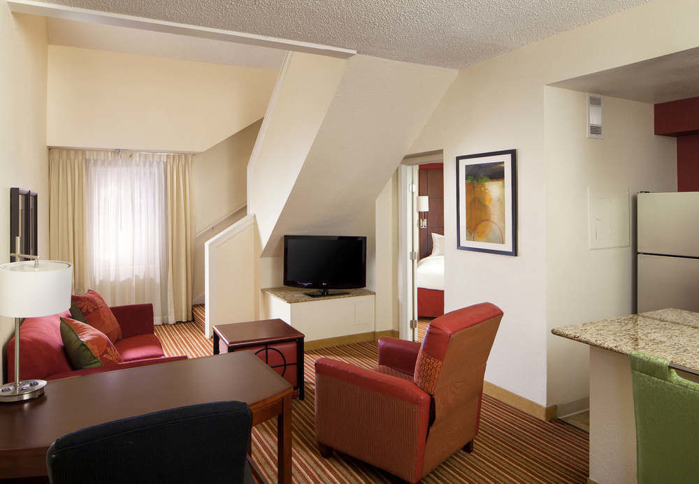 Sonesta Simply Suites Memphis East Poplar Pike מראה חיצוני תמונה