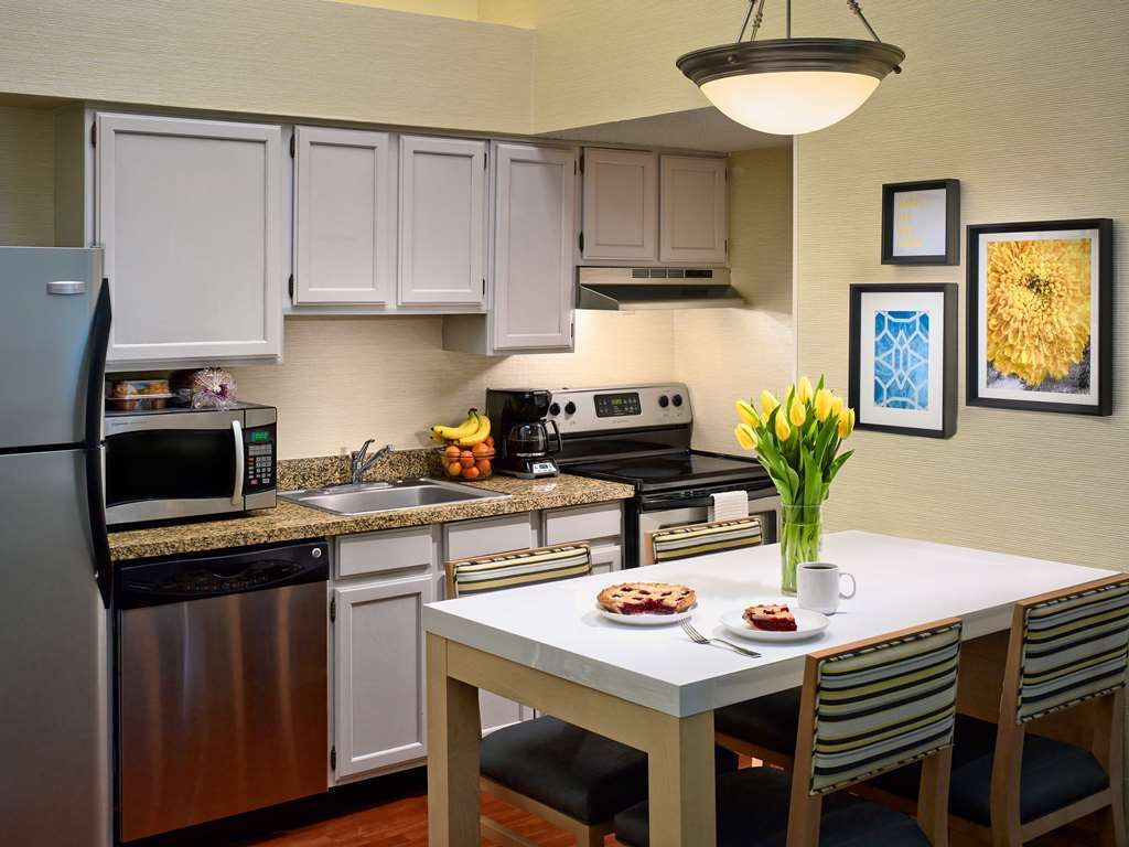 Sonesta Simply Suites Memphis East Poplar Pike חדר תמונה